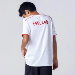 Kipsta VOETBALSHIRT VOOR KINDEREN ENGELAND FF100 2024 12 Kipsta VOETBALSHIRT VOOR KINDEREN ENGELAND FF100 2024 -Voetbal Sport Mode voetbalshirt voor kinderen engeland ff100 2024 3